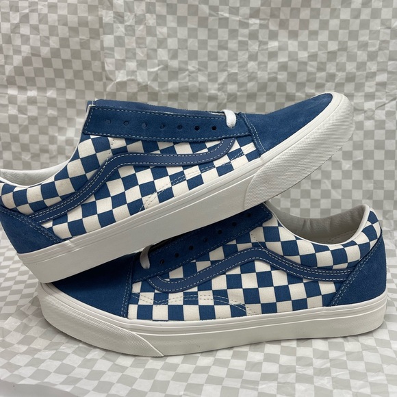 Vans Men’s Old SkoolCheckerboard Navy/WhiteVN000D7ZNUT Sneakers